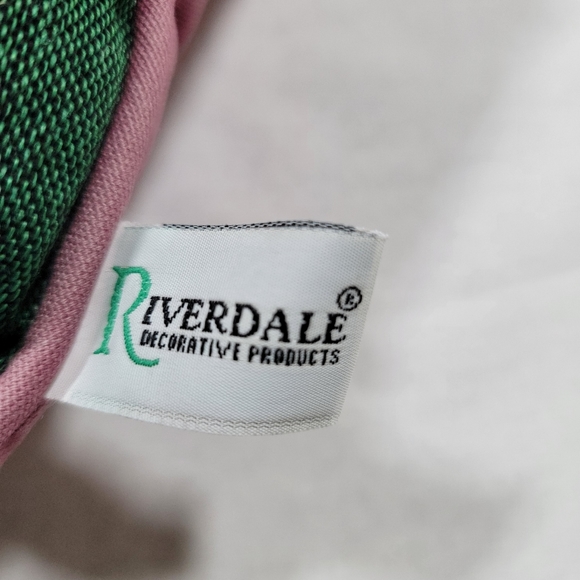 Vintage Riverdale Snowmen Tapestry Throw Pillow 15 x 15 Snowman Christmas - Picture 3 of 4